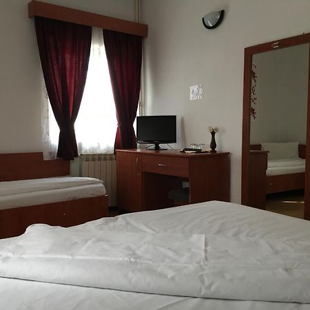 Pensiune Restaurant Arconi Năvodari Kültér fotó