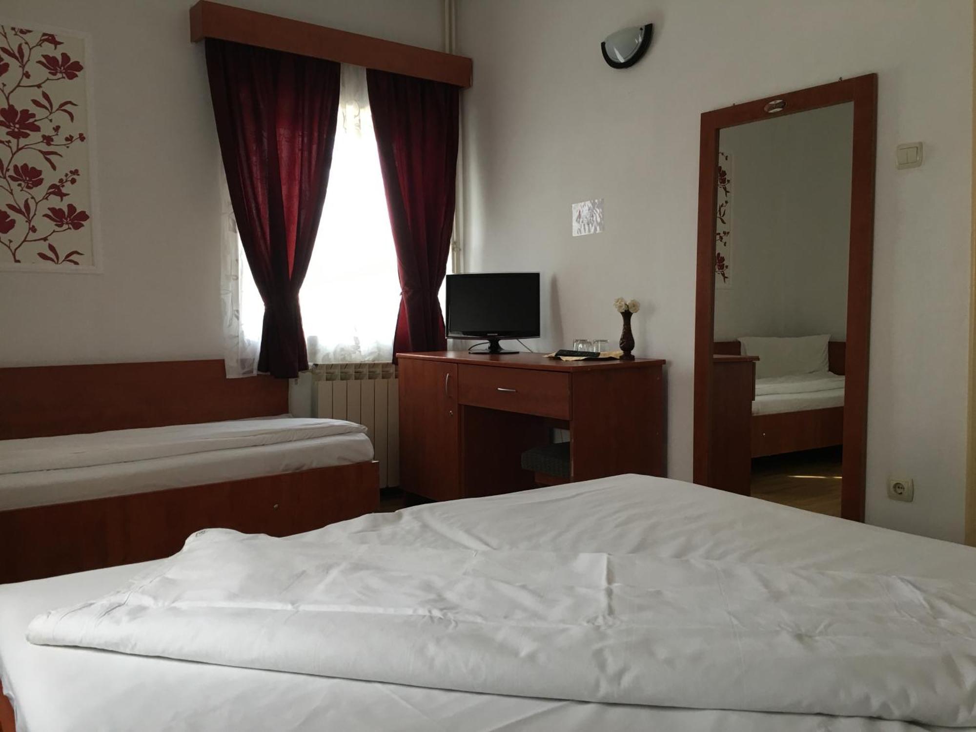 Pensiune Restaurant Arconi Năvodari Kültér fotó
